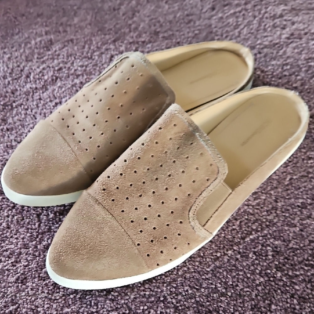 BCBG yarra Slip Ons